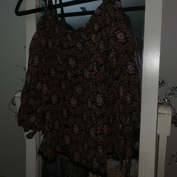 Black Patterned Top - Picture 3 of 4